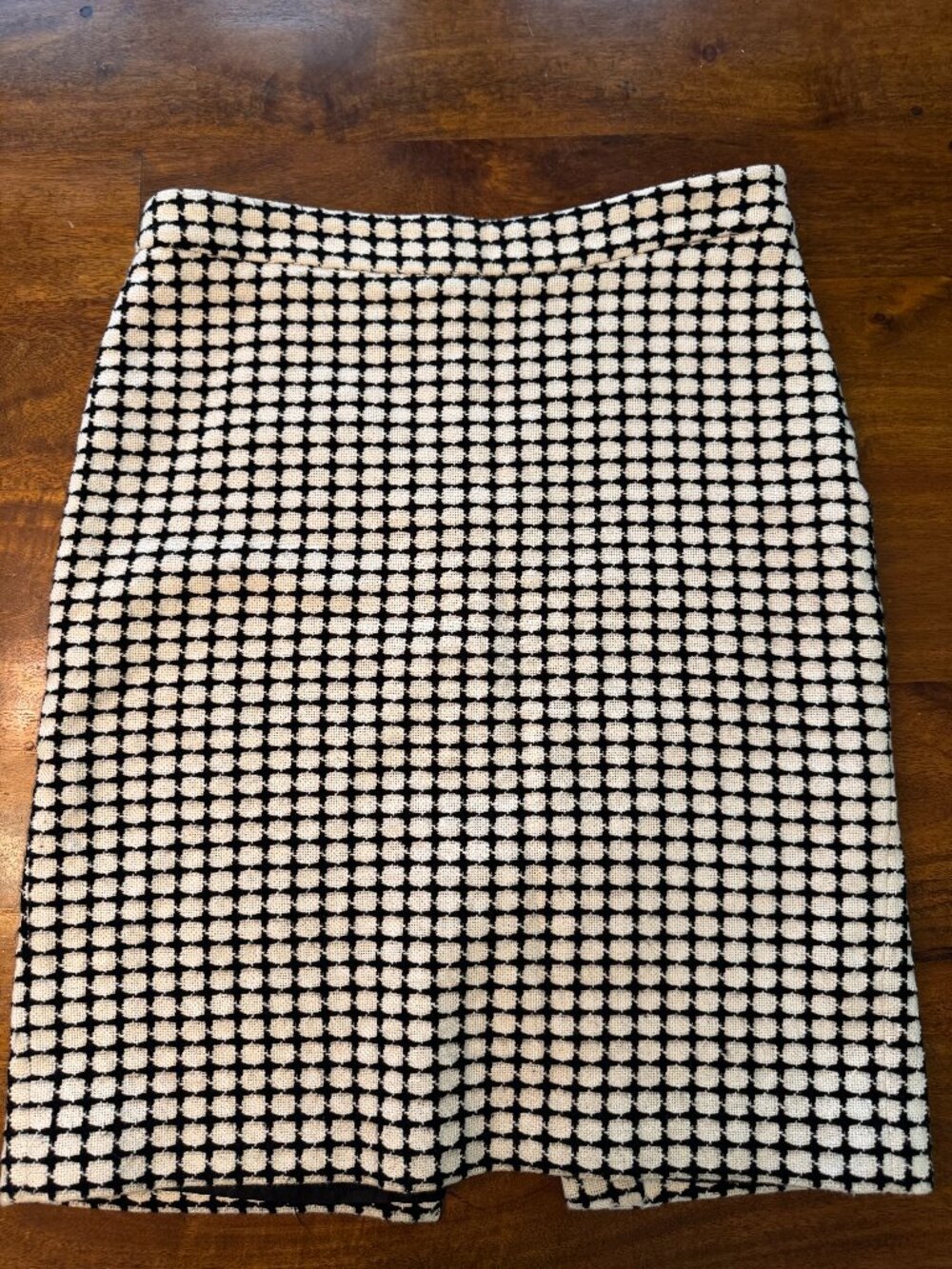 Banana Republic Black & Ivory Textured Pencil Skirt – Size 8